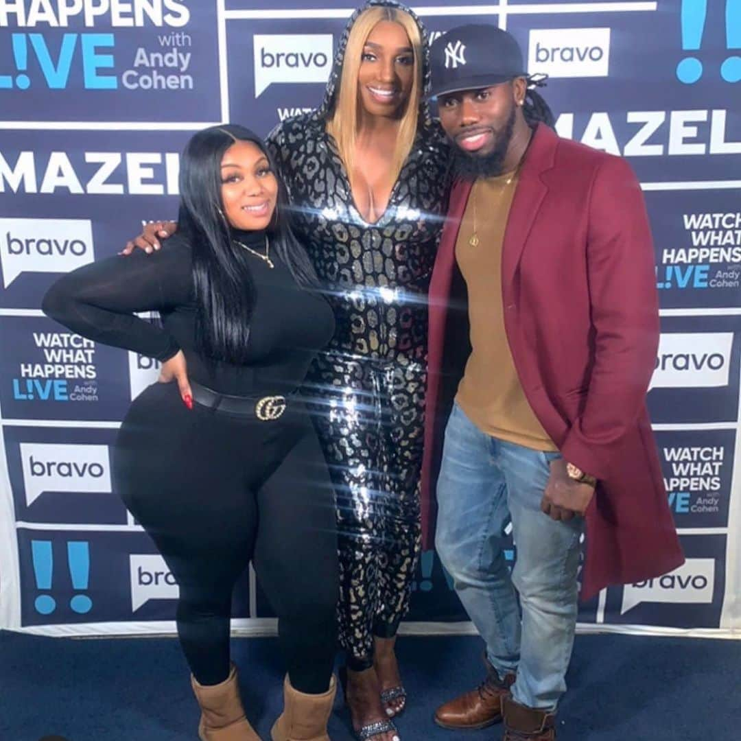 ネネ・リークスさんのインスタグラム写真 - (ネネ・リークスInstagram)「SWIPE: Fun times in the WWHL club house! Thank you to my glam team @mzjazz_makeupartist @tb_hairstylist for making me feel like a million bucks! Thank you to my “Ladies of Success Circle” who came out to support me and check out the show. You ladies look amazing! I hope you enjoyed yourself❤️Lastly Thank you to @bravoandy for having me! It’s always a fun time @kellyrowland you looked amazing girlie! #rawthankyou  #jumpsuittomford #lostour #rhoa」11月27日 1時26分 - neneleakes