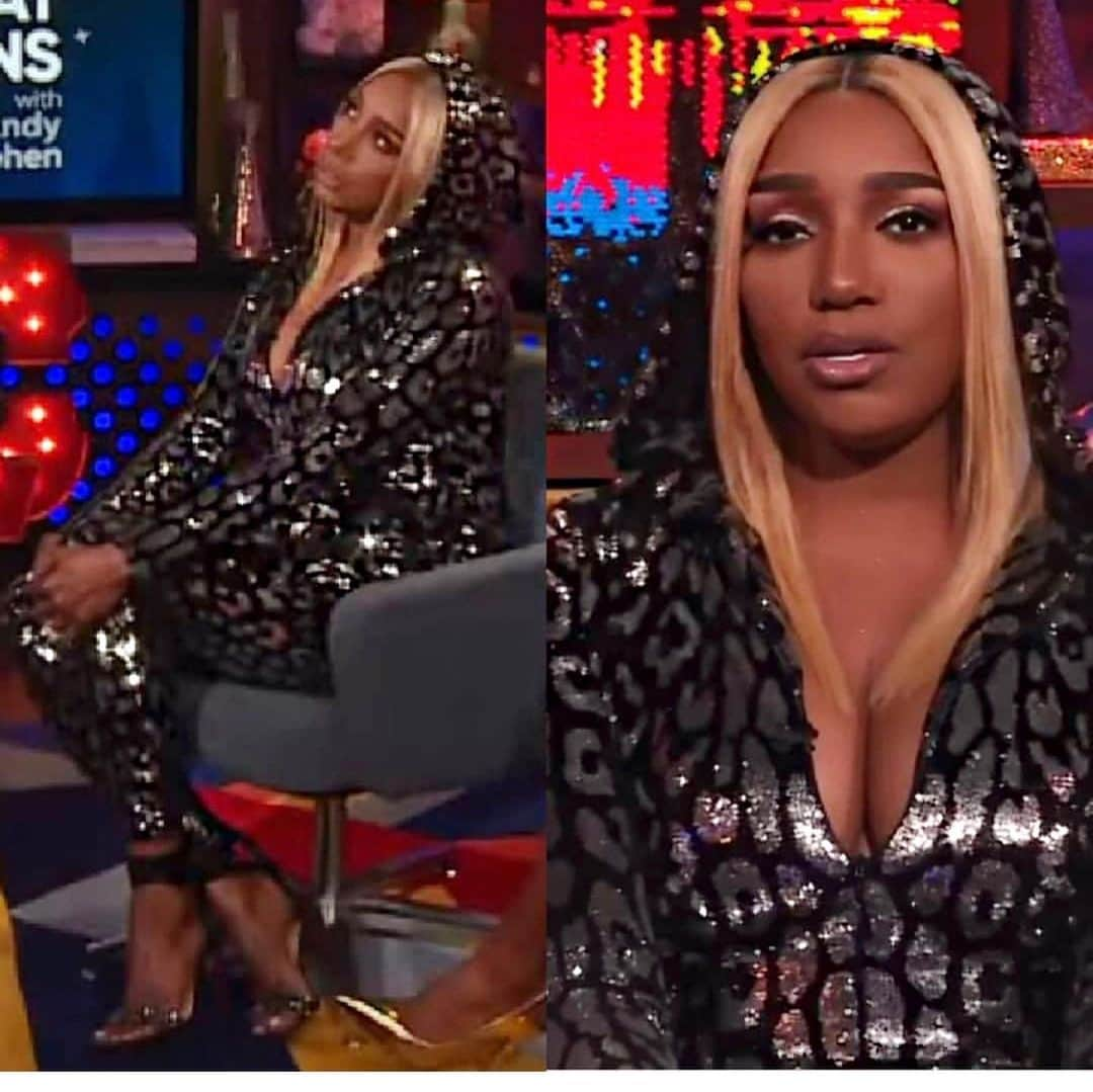 ネネ・リークスさんのインスタグラム写真 - (ネネ・リークスInstagram)「SWIPE: Fun times in the WWHL club house! Thank you to my glam team @mzjazz_makeupartist @tb_hairstylist for making me feel like a million bucks! Thank you to my “Ladies of Success Circle” who came out to support me and check out the show. You ladies look amazing! I hope you enjoyed yourself❤️Lastly Thank you to @bravoandy for having me! It’s always a fun time @kellyrowland you looked amazing girlie! #rawthankyou  #jumpsuittomford #lostour #rhoa」11月27日 1時26分 - neneleakes