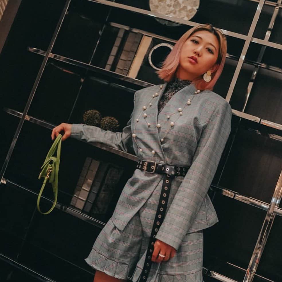 LIECOLLECTIONさんのインスタグラム写真 - (LIECOLLECTIONInstagram)「What will you wear this holiday season? @candice5bonbon in our Green Plaid Belted Blazer and matching shorts~ - - - - #liecollection #newcollection #holiday #shopping #plaid #print #holidaylook #check #seoul #nightout  #seoul  #fw19  #newlooks #looks  #라이컬렉션」11月27日 1時39分 - liecollection_