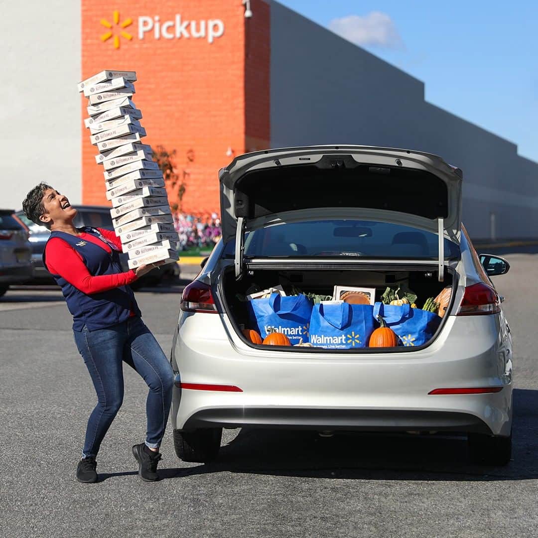 Wal-Mart Stores, Incのインスタグラム：「#GroceryPickup and @mspattilabelle pies will take your Thanksgiving dessert game to new heights—all without leaving your car.」