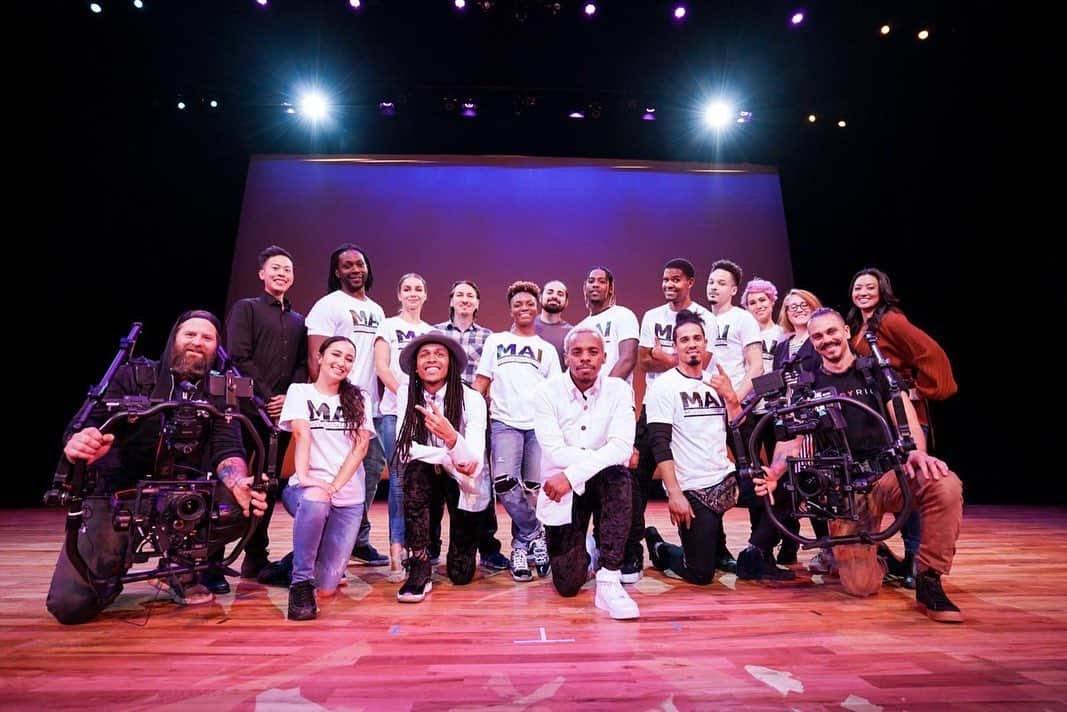 Lil Buckさんのインスタグラム写真 - (Lil BuckInstagram)「That’s a wrap!! Huge thanks to the Love Heals Cast and Crew. This experience was History will stand the test of times. @jonboogz and I have been dreaming of this moment for a long time now. Be on the look out for the Love Heals all Wounds Show Full Length Film. Love Heals all Wounds Tour will kick off again January 22nd in Santa Barbara.  For more tour information, visit LoveHealsShow.com and follow @movementartis」11月27日 2時04分 - lilbuckdalegend