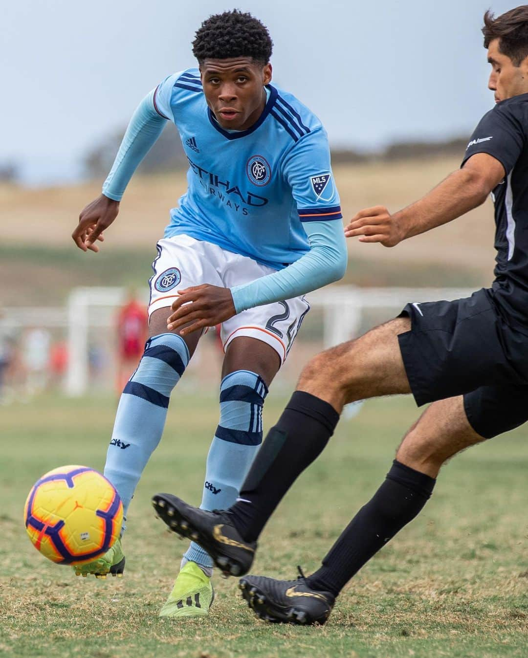 ニューヨーク・シティFCさんのインスタグラム写真 - (ニューヨーク・シティFCInstagram)「BX Born and Raised. Welcome to the First Team, @tayvon_.4 🗽 #NYCFC」11月27日 2時16分 - nycfc