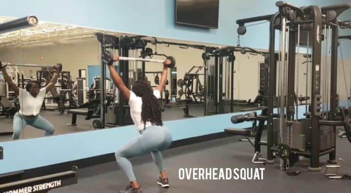 アシャ・フィリップのインスタグラム：「A few simple exercises from my gym routine....Getting my strength on! @gymshark 🦈 . . #Athlete #Training #Gymshark #BeAVisionary #Workout」