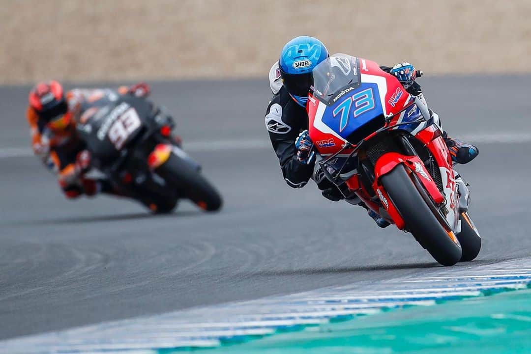 レプソル・ホンダのインスタグラム：「Direction ➡️ 2️⃣0️⃣2️⃣0️⃣ It smells like a good year 😏」
