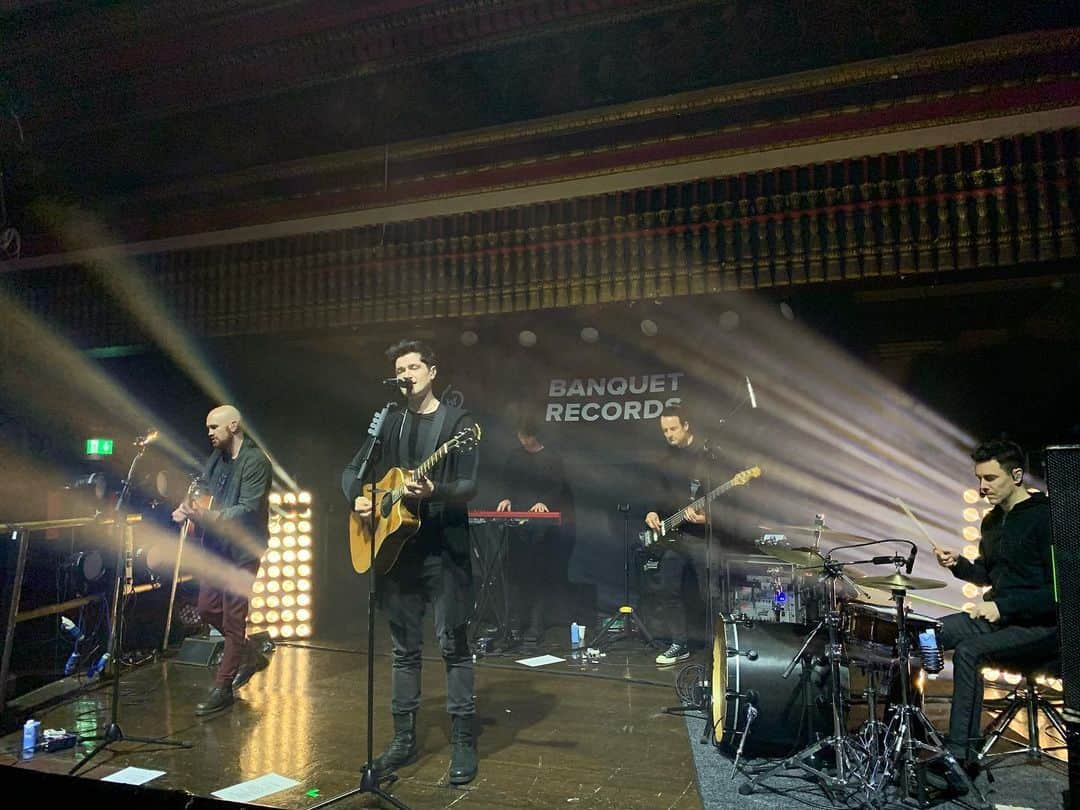 The Scriptさんのインスタグラム写真 - (The ScriptInstagram)「Soundcheck ☑️ who’s coming down to Kingston tonight?? @banquetrecords #SunsetsandFullMoons」11月27日 2時42分 - thescriptofficial