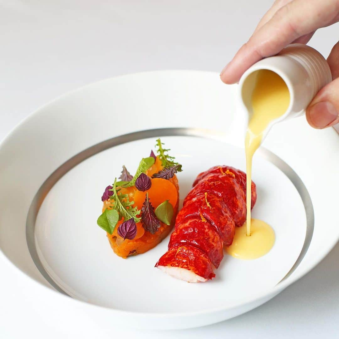 ゴードン・ラムゼイさんのインスタグラム写真 - (ゴードン・ラムゼイInstagram)「Native lobster, pumpkin, citrus, shiso at @RestaurantGordonRamsay.... beautiful !!」11月27日 2時56分 - gordongram