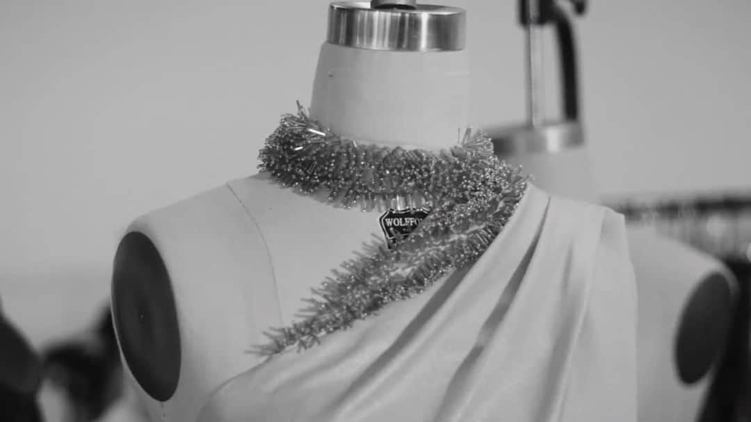 ホルストンのインスタグラム：「Intricate beading, exquisite craftsmanship - a closer look at the making of our embellished neckline asymmetric gown.」
