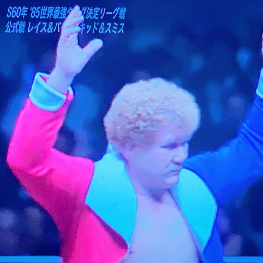 植田朝日のインスタグラム：「💪💪💪﻿ ﻿ CSつけたら昔の世界最強タッグやってんじゃん‼️﻿ ﻿ 寝れね〜よ！w﻿ ﻿ キッド・スミス組、ハンセン・デビアス組、馬場・ドリー組、鶴田・天龍組とか豪華だよね。﻿ ﻿ そして、ハーリーレイス。﻿ ﻿ さすが美獣！﻿ 青赤だしカッコ良過ぎっす‼️﻿ ﻿ #tokyo12 #全日本プロレス #ハーリーレイス」