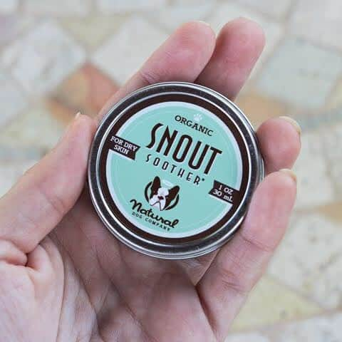 Regeneratti&Oliveira Kennelさんのインスタグラム写真 - (Regeneratti&Oliveira KennelInstagram)「Heal dry noses – FAST. This #SnoutSoother is seriously good stuff. Not only is it 100% natural and safe…but it works super-fast to heal even the most crusty and dry noses. Don’t let your pup suffer one more day with a painful dry nose! . ⭐ Save 20% off @naturaldogcompany with code JMARCOZ at NaturalDog.com | worldwide shipping . . . . . . #frenchbully #frenchielove #dogsandpals #frenchbulldogs #weeklyfluff #french_bulldogs #dogsofinstagram #dogsofinsta #puppiesofinstagram #puppylove #instadog #frenchie #frenchiesofinstagram #frenchielove #love #dailybarker #squishyfacecrew #frenchieoftheday #dogoftheday #lovemydog #frenchiegram #cutenessoverload #dog_features #frenchieringer #mydogiscutest #instapuppy #frenchielife #jmarcoz」11月27日 4時19分 - jmarcoz