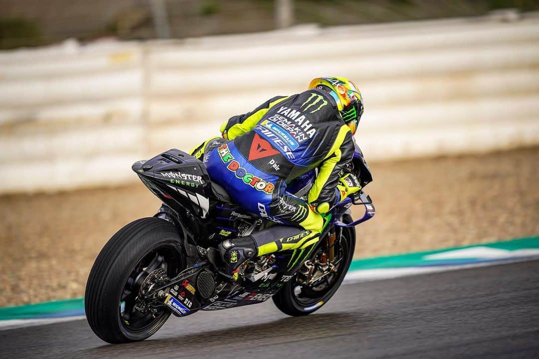 YamahaMotoGPさんのインスタグラム写真 - (YamahaMotoGPInstagram)「@valeyellow46 didn't let the wet conditions stop him today. He still completed 33 laps to take 10th in the Day 2 standings and 11th in the overall test results. . . #MonsterYamaha | #MotoGP | #JerezTest | #MonsterEnergy | #VR46」11月27日 4時24分 - yamahamotogp