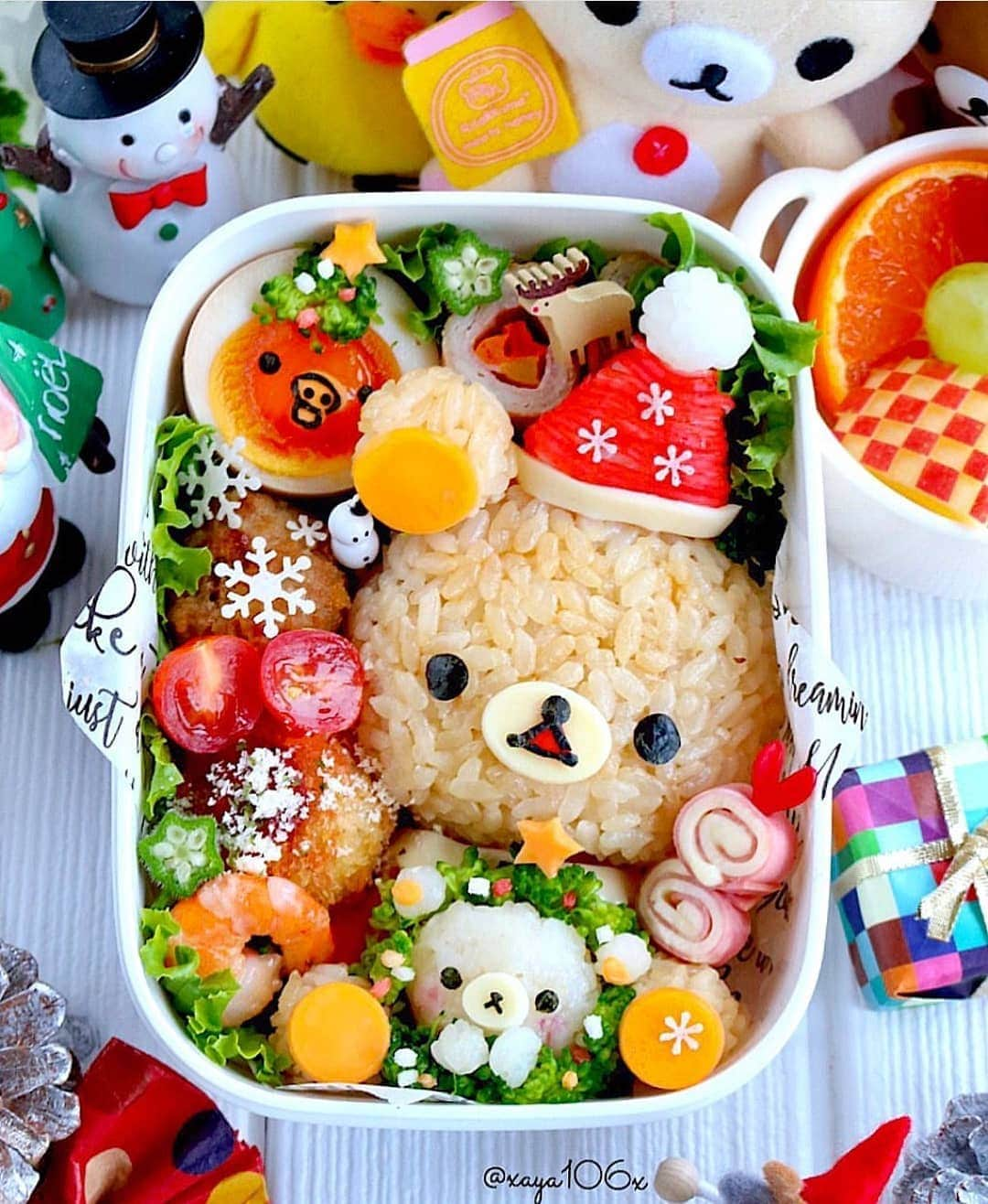 Rilakkuma US（リラックマ）さんのインスタグラム写真 - (Rilakkuma US（リラックマ）Instagram)「The holidays are on the way so here's a cute little Rilakkuma bento box to get you in the spirit! This cute meal was made by @xaya106x! . . . #rilakkumaus #Rilakkuma #sanx #kawaii #cutefood #bento #charaben #christmasfood #リラックマ #サンエックス #キャラ弁」11月27日 4時43分 - rilakkumaus