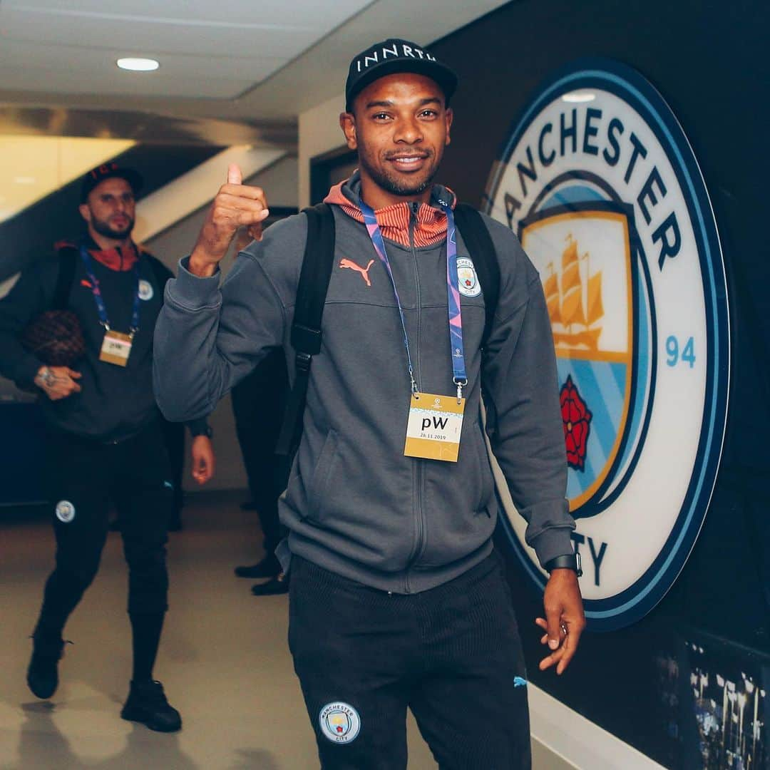 マンチェスター・シティFCさんのインスタグラム写真 - (マンチェスター・シティFCInstagram)「Let’s go to work 🔨 ⁣ ⁣ ⁣ ⁣ ⁣ ⁣ ⁣ #mancity」11月27日 4時41分 - mancity