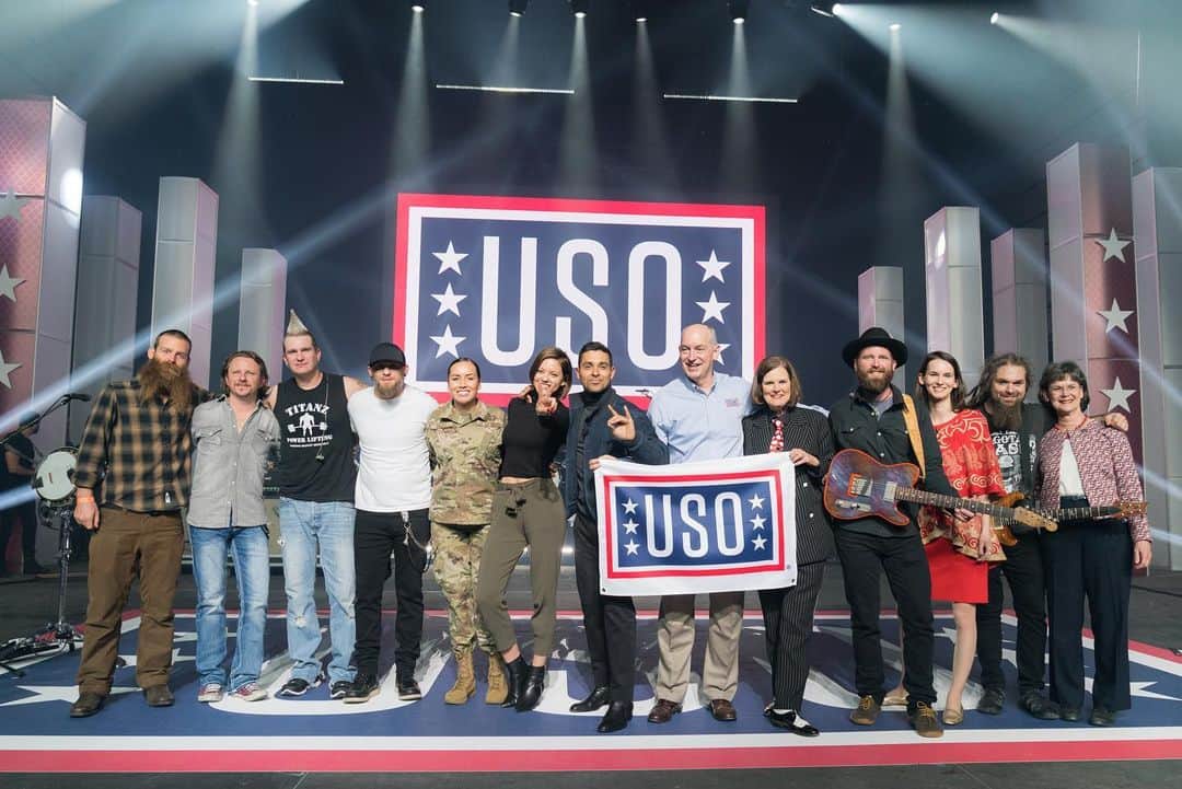 ウィルマー・バルデラマのインスタグラム：「Remembering the honor of this special night. #BackstageAtTheUSO #USO  November 14th, 2019」