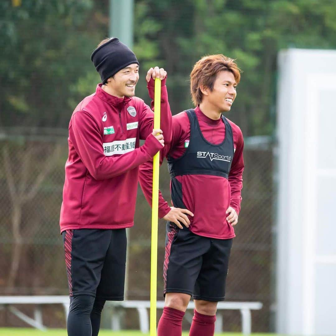 ヴィッセル神戸さんのインスタグラム写真 - (ヴィッセル神戸Instagram)「Smile, it’s football 😊 .  #vissel #visselkobe #ヴィッセル神戸 #WeAreKobe #一致団結 #Kobe #神戸 #Villa #ビジャ #Podolski #ポドルスキ #大﨑玲央 #古橋亨梧 #西大伍 #小川慶治朗 #増山朝陽」11月27日 14時03分 - visselkobe