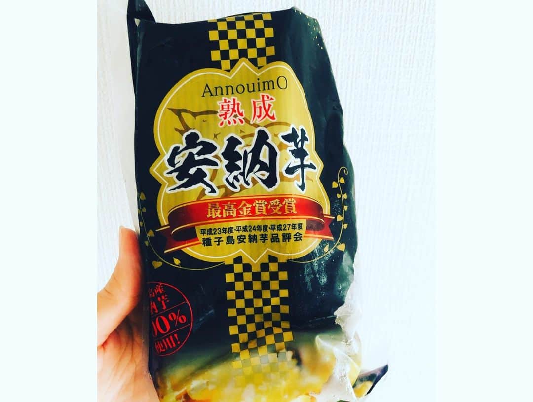 迫田さおりさんのインスタグラム写真 - (迫田さおりInstagram)「・ 今回の種子島でのバレー教室は…。 同級生のなっちゃんと一緒にしました‼️ ・ 久しぶりになっちゃんとたくさんお話できて嬉しかったなぁ♪ ・ 赤米甘酒アイスも食べやすくて美味しかったです😋 そして種子島と言ったら、安納芋🍠 甘いしとろけるし最高です🥺 ・ ・ #種子島 #中園ファーム  #安納芋」11月27日 14時16分 - saori.rio