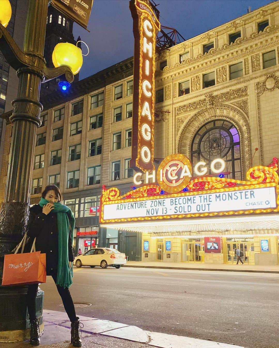 杏さゆりさんのインスタグラム写真 - (杏さゆりInstagram)「バハマ🇧🇸の後に実は#シカゴ　へ、行ってました🥺💕 この旅では四季を全部味わいましたw . シカゴでゲットしたグリーンのロングマフラーがお気に入り🥺💕 . いやぁ寒かった〜😆 . @anzu_sayuri . #chicago  #ファッション　#fashion  #コーディネート　#cordinate  #ロングマフラー　#longscarf  #女子旅　#girlstrip  #思い出　#memories  #杏さゆり　#SayuriAnzu」11月27日 14時36分 - anzu_sayuri_official