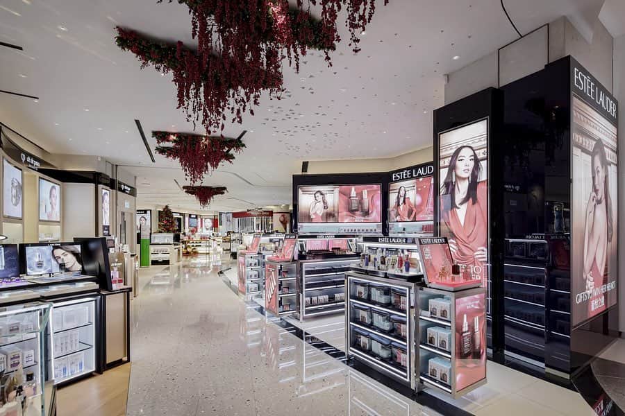 DFS & T Galleriaさんのインスタグラム写真 - (DFS & T GalleriaInstagram)「T Galleria Beauty by DFS has now arrived at @mokohk , in Hong Kong's popular shopping district! Shop at the one-stop beauty destination before December 31 to receive a limited-edition tote bag.  #TGalleriaBeauty #ShopDutyFree」11月27日 15時01分 - dfsofficial