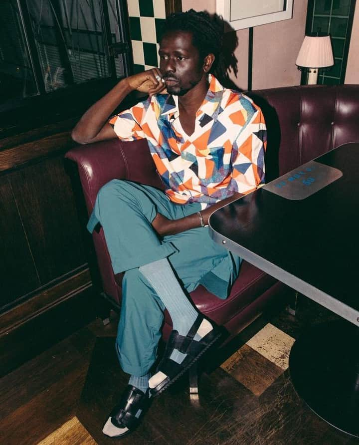 グレンソンさんのインスタグラム写真 - (グレンソンInstagram)「@emmanueljal the child soldier turned hip-hop star has stories to tell. Esquire spoke to him on the heels of his award-nominated album, 'Naath', a release made with his sister, Nyaruach, who still lives in a refugee camp in Kenya⁠ Read the full article Link in Bio⁠ ⁠ Thank you  @ukesquire and @murraycl4rk⁠ @emmanueljal wearing our Wiley Sandals ⁠ ⁠ -⁠ ⁠ ⁠ #grenson #menswear #grensonshoes #grensonsandals #mensfashion #mensstyle #thegoodshoe #peopleingrenson」11月27日 15時10分 - grensonshoes