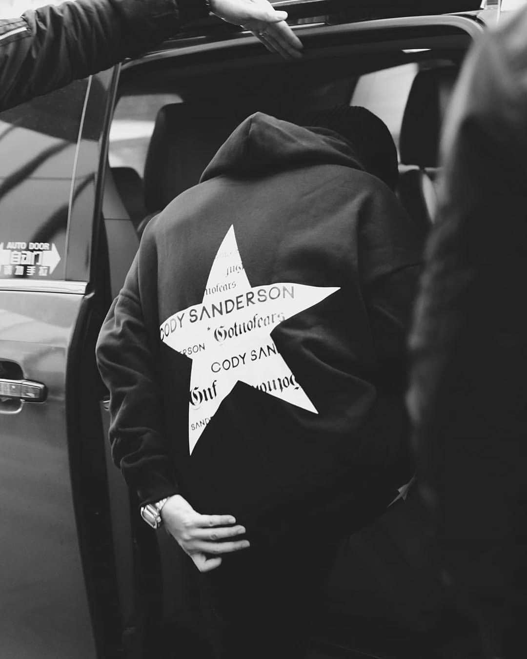 コディ サンダーソンのインスタグラム：「CODY SANDERSON X @gotnofears_official @showlo @codysanderson_official #gotnofears #codysanderson #2020」