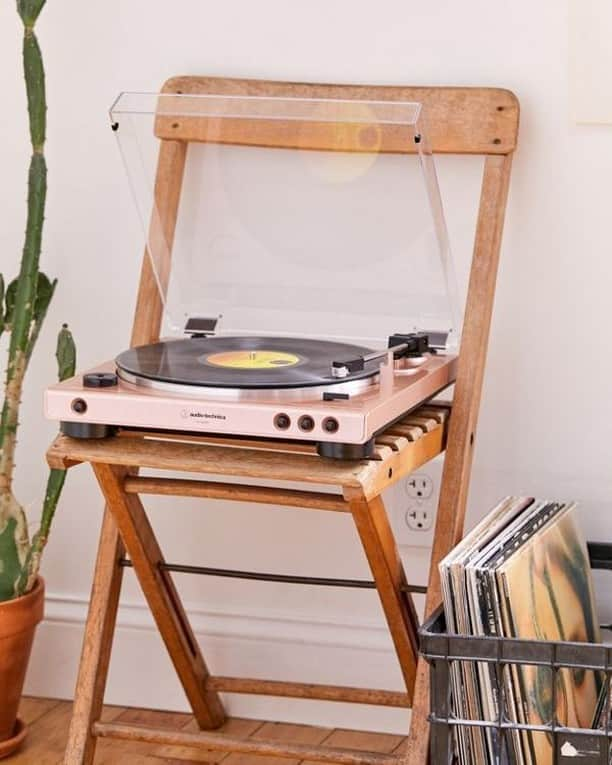 Audio-Technica USAさんのインスタグラム写真 - (Audio-Technica USAInstagram)「Looking for a unique turntable? Our AT-LP60X-BT is available in a stunning pink quartz finish exclusively at @urbanoutfitters! View our Stories for more pictures and learn more by following the link in our bio! 📷: Urban Outfitters . . . #AudioTechnica #UrbanOutfitters #ATLP60XBT #LP60XBT #Turntable #Bluetooth #Vinyl #LP」11月27日 6時39分 - audiotechnicausa