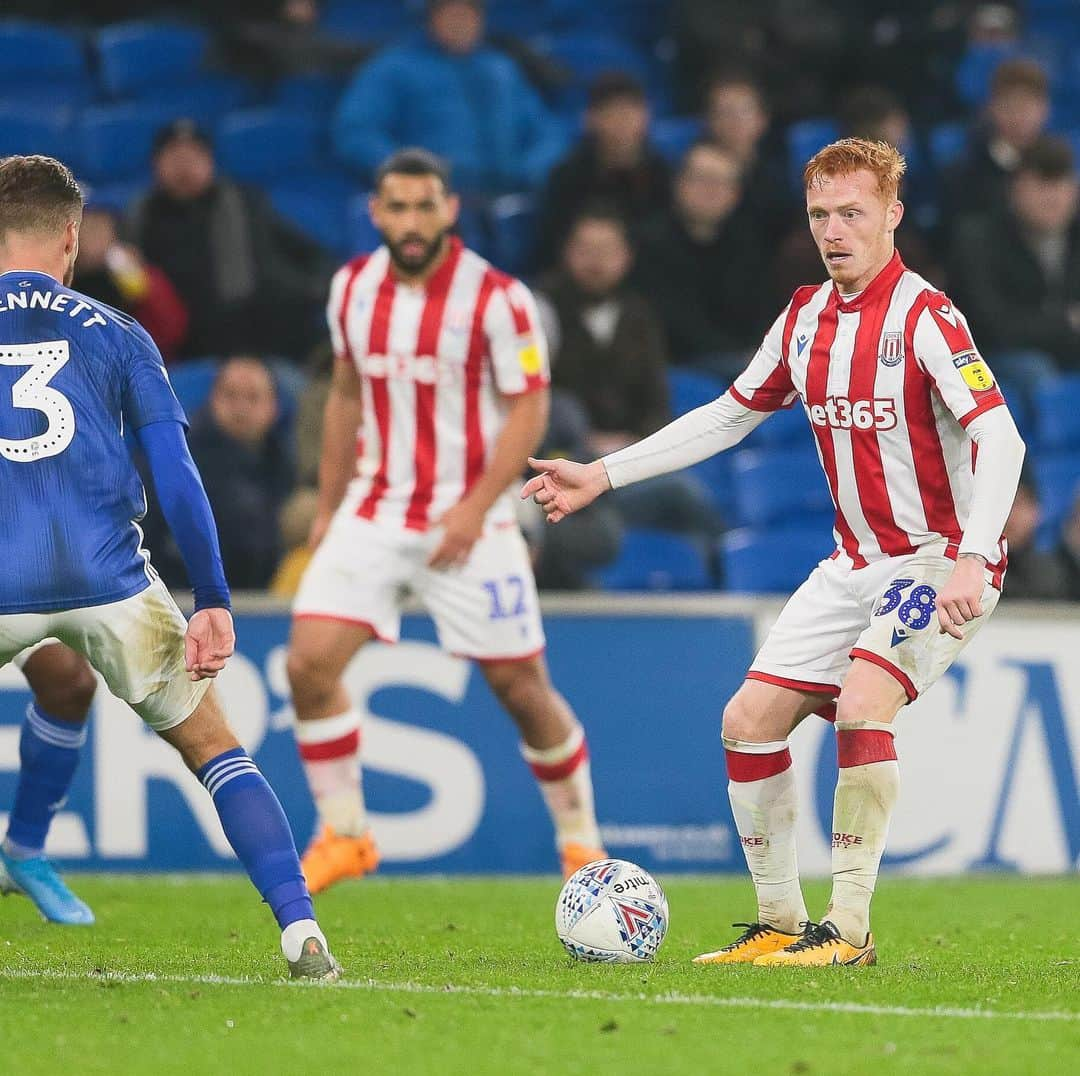 ストーク・シティFCさんのインスタグラム写真 - (ストーク・シティFCInstagram)「It’s defeat in South Wales. #SCFC 🔴⚪️」11月27日 6時47分 - stokecity