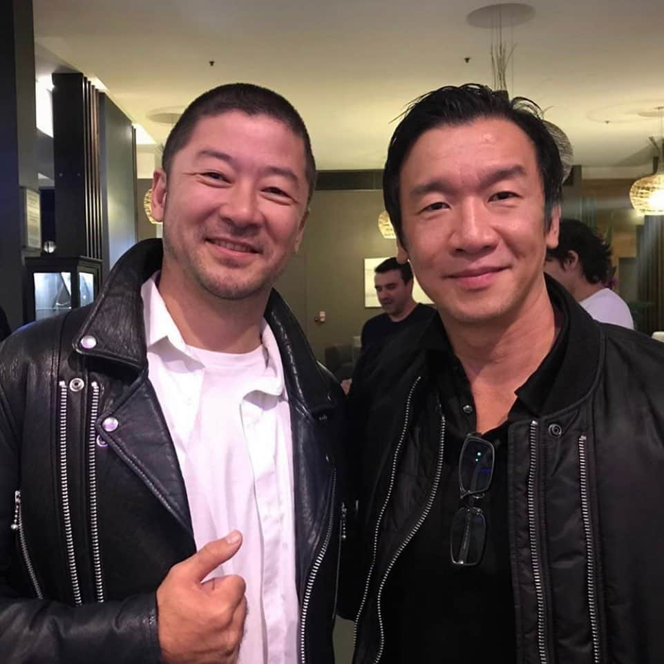 浅野忠信さんのインスタグラム写真 - (浅野忠信Instagram)「Shang Tsung and Raiden!!! We are same birthday!!! I’m very happy to work with great actor Chin Han! Happy birthday 🎂✨✨✨ シャンツン役のチンハンさんとライデン役の私がまさかの同じ誕生日でした😆❗️素晴らしい俳優さんと共演できて幸せです🙇🏻✨✨✨ ありがとうございます！ @thechinhan  #chinhan #shangtsung #raiden #mortalkombat」11月27日 7時20分 - tadanobu_asano