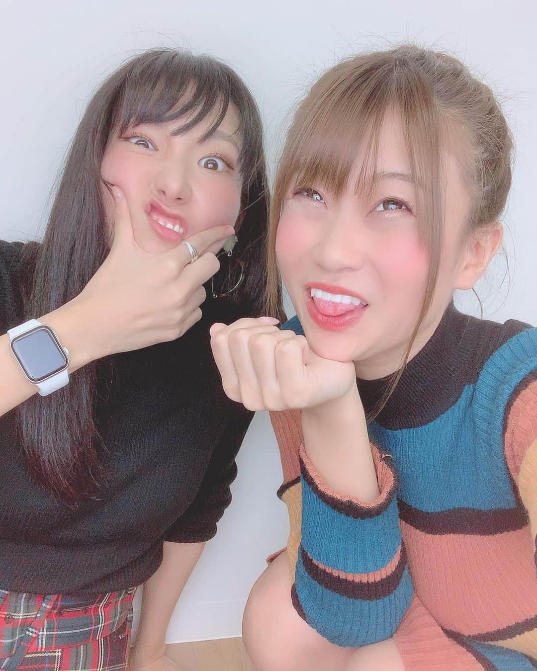 阿久津真央さんのインスタグラム写真 - (阿久津真央Instagram)「事務所のパイセンびる姉と🧸🍭」11月27日 7時25分 - akutsumao