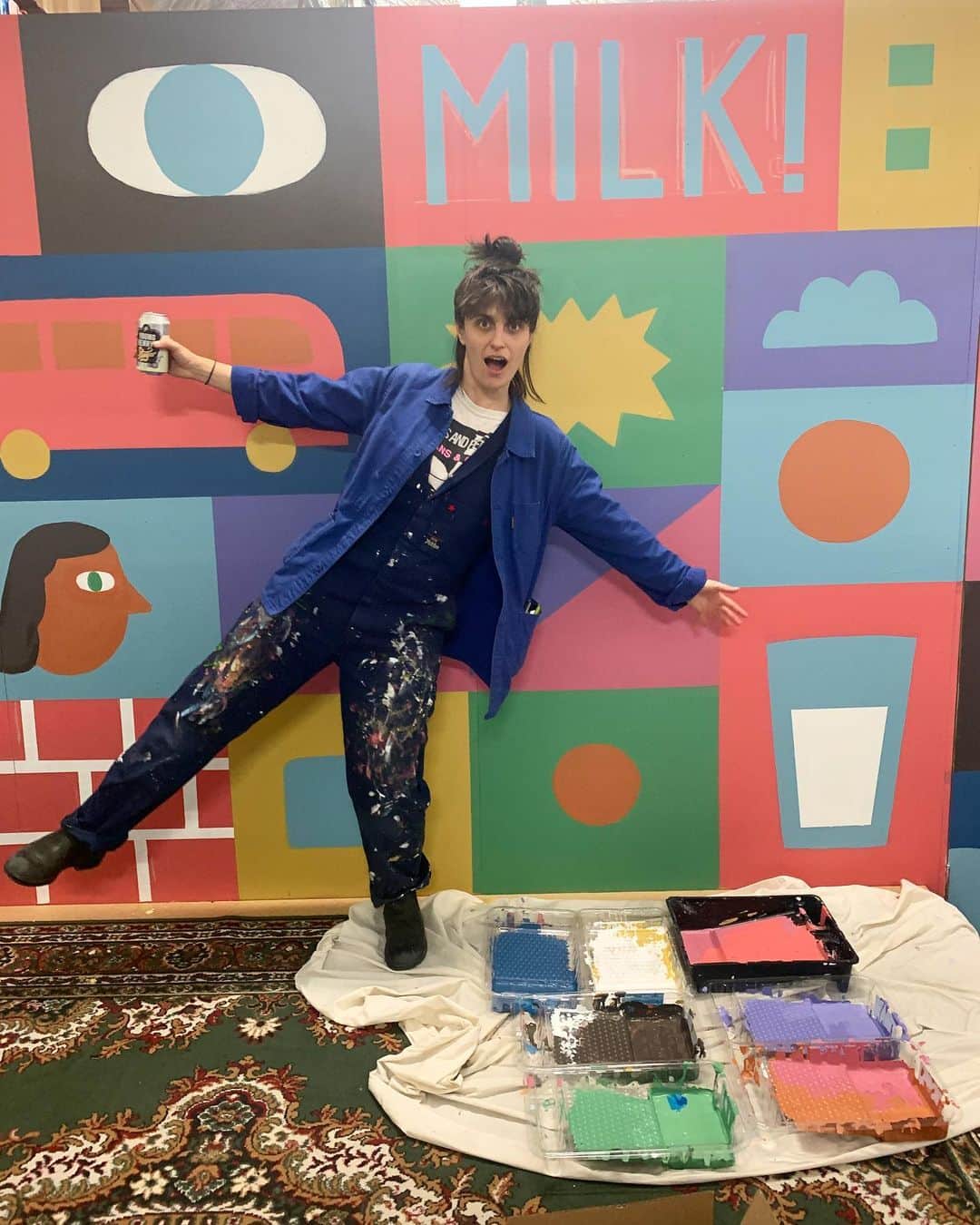 コートニー・バーネットのインスタグラム：「My friend @_steph_hughes_ painted this majestic mural for the @milkrecords pop-up shop ❤️🧡💛💚💙💜 we are open 12-5pm on Sat 30 Nov, Sun 1 Dec, Sat 7 Dec, Sun 8 Dec, Sat 14 Dec, Sun 15 Dec & Sat 21 Dec. selling Vinyl, Tshirts, CDs, Posters & all the merch things. 193 Sydney Rd Coburg 😘」