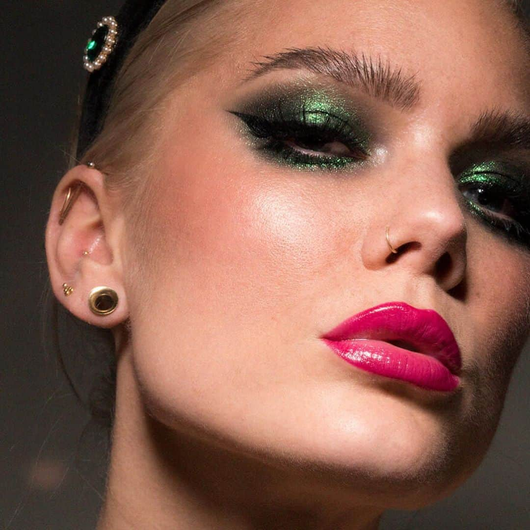 Linda Hallbergさんのインスタグラム写真 - (Linda HallbergInstagram)「Pink and green is always a good idea, don’t you think? 🌸 - Product list  @danessa_myricks Vision Cream Cover N03 @lindahallbergcosmetics Infinity Palette – Virgio, Milky Way, Maffei @lindahallbergcosmetics Infinity Filter Light @lindahallbergcosmetics Fantastick Lipstick I Die (as blush)  Eyes @lindahallbergcosmetics Black Core Crayon @lindahallbergcosmetics Fusion Kit – Vega Flash @lindahallbergcosmetics Enchanted Secrets Palette – Ethereal @houseoflashes Ethereal Lite  @vivaladivacosmetics glitter eyeliner & mascara Green @thebodyshop Star Stamp Eyeliner  Lips @lindahallbergcosmetics Fusion Kit – Delighted mood @lindahallbergcosmetics Fantastick Lipstick Pink Opal」11月27日 8時30分 - lindahallberg