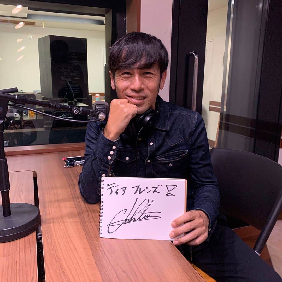 坂本美雨のディア・フレンズさんのインスタグラム写真 - (坂本美雨のディア・フレンズInstagram)「この後の #ディアフレンズは・・・﻿ #寺岡呼人 さんをお迎えします。﻿ ソロアルバム「NO GUARD」タイトルにした理由、曲作りについて。﻿ さらに、#寺岡シトーン さん登場！？﻿🌟 「#カーリングシトーンズ」のデビューアルバム﻿ 『#氷上のならず者』ができるまでや、豪華すぎる﻿ メンバーについて！　﻿ ﻿ 【#森永乳業 #CafeTalk】影響を受けた人は？﻿ どうぞお楽しみに♪ ﻿ ﻿  #NOGUARD #浜端ヨウヘイ﻿ #信藤三雄 #カーリング ﻿ #奥田民生 #斉藤和義﻿ #浜崎貴司 #YOKING﻿ #トータス松本 #合宿 ﻿ #坂本美雨﻿ #全国38局ネット﻿ #tokyofm #JFN﻿ #radiko #radikoタイムフリー」11月27日 9時05分 - dearfriends80