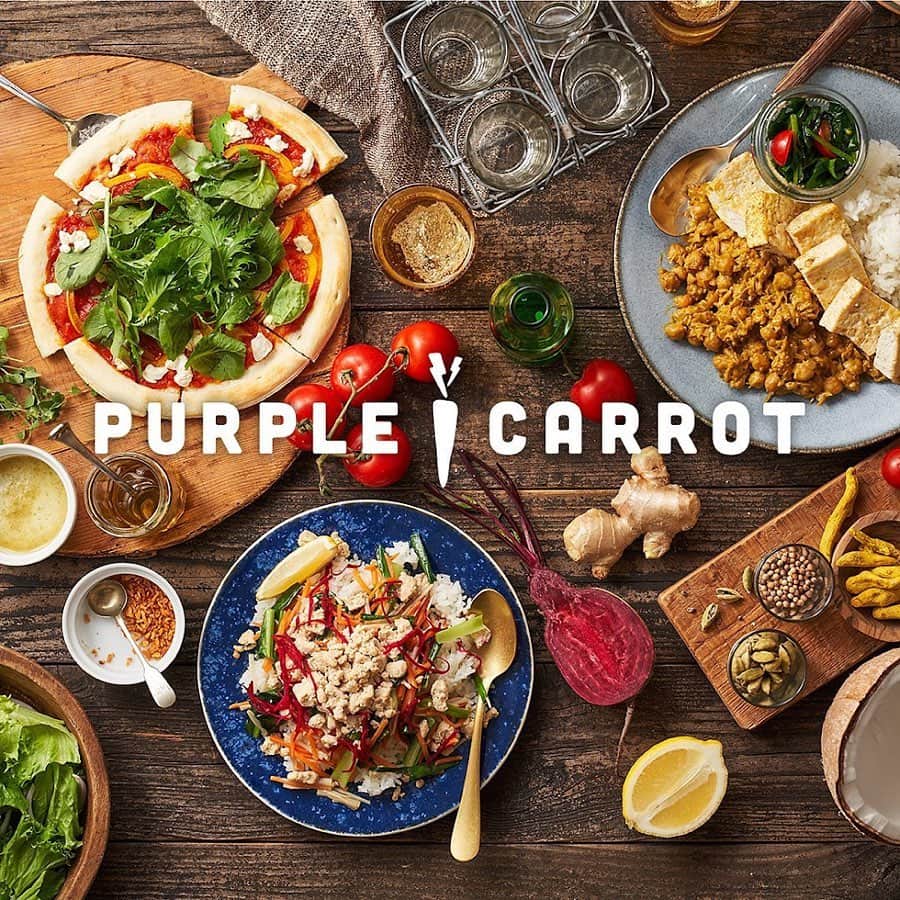 オイシックスさんのインスタグラム写真 - (オイシックスInstagram)「⠀ 💜ヴィーガンミールキット「#PurpleCarrot」と一緒に、『#時々ヴィーガン』はじめてみませんか～xi(o′∀′s)ix ⠀ 「Purple Carrot」のアメリカのお客さまは、完全な #ヴィーガン ではないお客さまが大半。週に数回のヴィーガンミールキットを楽しんでいらっしゃいます。 ⠀ お昼にお肉を食べたら、夜は「時々ヴィーガン」で気持ちを切り替えたり。 ⠀ 自分のライフスタイルにあわせて、『#Oisixで時々ヴィーガン』取り入れてみませんか〜？ ⠀ ⠀ ヴィーガンミールキット、 今週のメニューは... ⠀ 💜『ジャージャー麺』 豆腐そぼろをベースに作る、やさしい味わいのジャージャー麺はあっさりしつつも食べ応えあり。レタスやカシューナッツなど、食感のアクセントになる食材と混ぜ合わせて召し上がれ。 ⠀ ⠀ 💜『ココナッツカレー』 ご好評のため、再販決定!インド風のひよこ豆を使ったスパイスカレー。コクのあるココナッツミルクを加えてまろやかな味わいに仕上げました。満足感のあるカレープレートです。 ⠀ ⠀ 💜『豆腐そぼろのビビンバ』 お肉を使わない豆腐そぼろのビビンバ。小松菜やニラ、にんじんなど野菜もたっぷり。彩りでビーツを散りばめ、レモンをきゅっと絞ってお召し上がりください。 ⠀ ⠀ *―――――――――――* 💜Purple Carrotについて *―――――――――――* Purple Carrot（#パープルキャロット）は、今、米国で注目を集めているヴィーガンミールキットブランドです。お昼にお肉を食べたので、夜はヴィーガンメニューにしてみたり、「時々ヴィーガン」を楽しめる食卓をお届けします。 ⠀ 「#今日はヴィーガンの日。」そんな感覚で、自分のライフスタイルにあわせて、ヴィーガンの食事を取り入れるという新しい選択をPurple Carrotのミールキットと共にお楽しみください。 ⠀ * * Purple Carrot #パープルキャロットジャパン #日本初上陸 #パートタイムヴィーガン #ミールキット #野菜 #野菜生活 #野菜好きな人と繋がりたい #ヴィーガン #ベジタリアン #mealkit #vegan #veganrecipes #veganfoodie #healthyfoodie #veganbrunch #vegandinner #vege #vegetarian #plantbased #lifestyle #sometimesvegan」11月27日 9時30分 - oisix