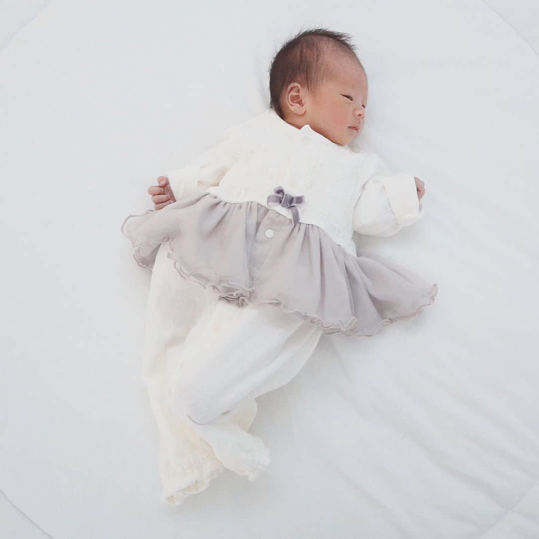 Chika 23さんのインスタグラム写真 Chika 23instagram 可愛すぎた ベビー服 Rinoちゃん小さすぎて買っておいた服の半分はブカブカで着れない 新生児 女の子 女の子ベビー 女の子コーデ プティマイン Petitmain セレモニードレス 新生児服 Rinoちゃん