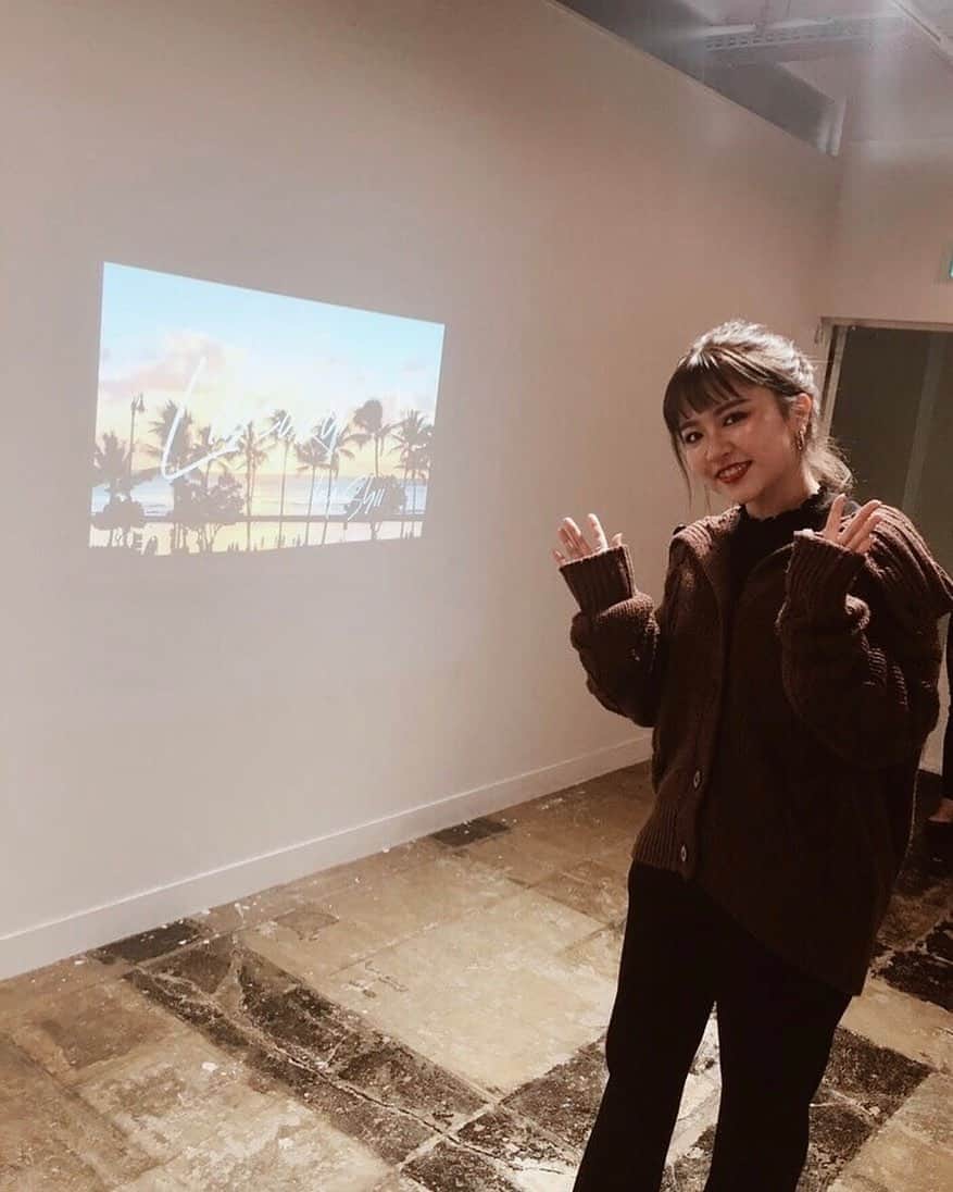 のインスタグラム：「昨日の17時からオンライン販売開始しました🥰❤️ ㅤㅤㅤㅤㅤㅤㅤㅤㅤㅤㅤㅤㅤ すでに買ったよー！ってDMくださる方もいて、、嬉しい嬉しい嬉しい🥺❤️❤️ ㅤㅤㅤㅤㅤㅤㅤㅤㅤㅤㅤㅤㅤ 本当にこだわったお洋服やアクセサリーなので是非ショップをチェックしてもらえたら嬉しいです🥰 ㅤㅤㅤㅤㅤㅤㅤㅤㅤㅤㅤㅤㅤ プロフィールのハイライトLibeckaからショップに飛べます🧡🌼 #instagram #japan  #メイク  #YouTube  #cosmetics #love #me #makeup  #fashion #メイク #コスメ  #hair #newhair #makeup #海外コスメ #libeckabyshii #Libecka #オリジナルブランド #knit #accessory」