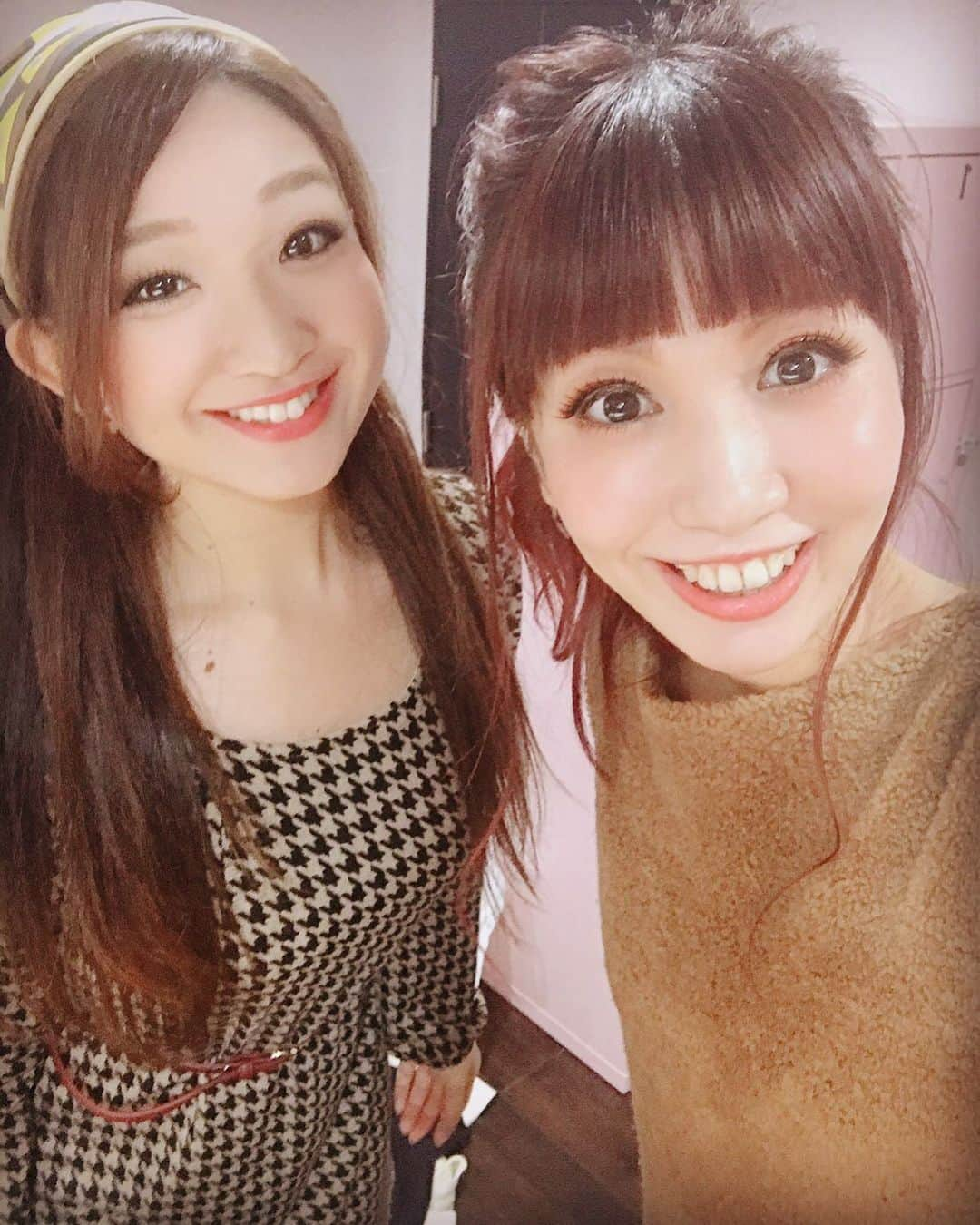 斉藤ひかりさんのインスタグラム写真 - (斉藤ひかりInstagram)「🎄12月ライブ出演情報🎄 👯‍♀️12/1 (日) 藤沢駅南口イルミネーション点灯式ライブ15:30〜 👯‍♀️12/22(日) ライブハウス　湘南BIT 前売2000円、当日2500円 ドリンク代別途500円 開演　17:00 終演　21:00 5~6組のアーティストが出演予定🎵 ご予約はメッセージにて承ります😊 👯‍♀️12/25(水) 江の島シーキャンドルライブ16:30〜  来月もたくさんの方に会えますように☺️💕 #pattis #ライブ　#藤沢 #イルミネーション点灯式 #ライブハウス #湘南bit #江ノ島シーキャンドル」11月27日 10時22分 - hikarisaito1027