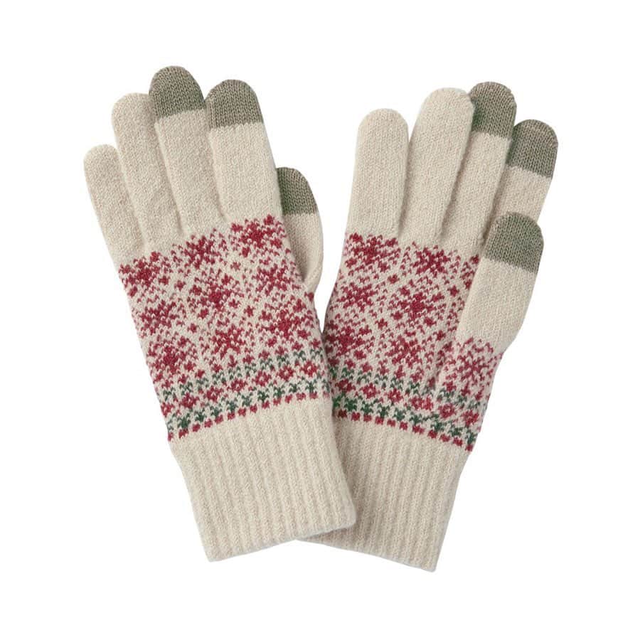 無印良品さんのインスタグラム写真 - (無印良品Instagram)「【特集】つどうクリスマス みんなが集まれば、寒い季節もあたたかく過ごせます。お気に入りの手袋や靴下でしっかりと防寒を忘れずに。 - #無印良品 #MUJI #クリスマス #防寒具 #クリスマスプレゼント #christmas #贈り物 #あったかい #プレゼント #ホリデーシーズン #xmas #手袋 #ミトン #ストール #コート #靴下 #くつした #ソックス #アウター」11月27日 11時00分 - muji_global