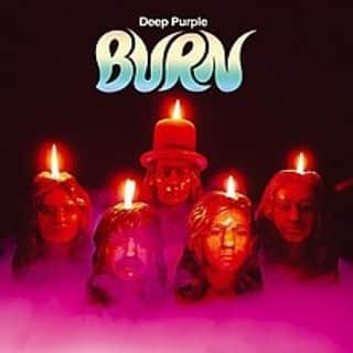のインスタグラム：「今日の一曲は第3期Deep Purpleの名曲『Burn』です✨ アルバム「Burn」に収録。 ディープ・パープルのヴォーカルは三代目、デイヴィッド・カヴァデール✨ そしてベース兼ヴォーカルでグレン・ヒューズ✨ これも超有名な曲ですが、本当かっこいいです👍 デビカバのヴォーカルが良いのは勿論、グレン・ヒューズが歌うパートが素晴らしいんです😄 (№83) #歌舞伎#中村松江 #deeppurple #burn #davidcoverdale #glennhughes」