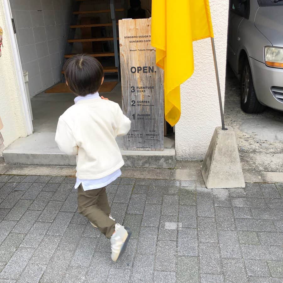 木村涼子さんのインスタグラム写真 - (木村涼子Instagram)「2019.11.27 久しぶりのソングバードコーヒー🕊 新メニューが出ていて ゆで卵のかわりにふわっふわのオムレツがのっていた。  1枚目の写真は ブロッコリースプライトをトッピング🥦 結構な量がのっかってきたけど、 これがカレーに合ってて美味しかった！  あと、子供用の椅子が可愛かった。 #ソングバードコーヒー #songbirdcoffee #カレー #京都カフェ #京都ランチ」11月27日 11時21分 - kimuryou