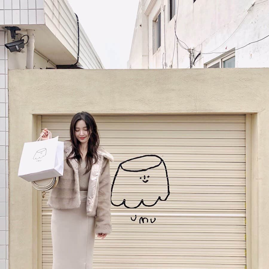 キム・ナヒさんのインスタグラム写真 - (キム・ナヒInstagram)「귀여운 푸딩 모시고 바다  #nahee_travel」11月27日 11時22分 - knhs2