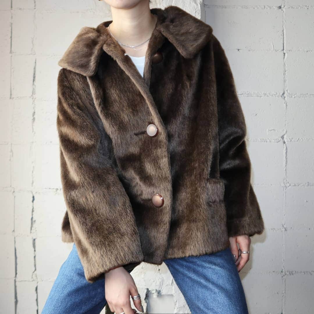 吉祥寺 古着屋 Orfeoのインスタグラム：「1960's Vintage Fake Fur Coat  #orfeo #kichijoji #tokyo #vintage #used #fashion #coordinate #outfit #オルフェオ #吉祥寺 #東京 #古着 #ヴィンテージ #ユーズド #ファッション #コーディネート  掲載商品のお問い合わせはメールにて承っております。コメント、DMでのお問い合わせは受け付けておりませんのでご了承ください。」
