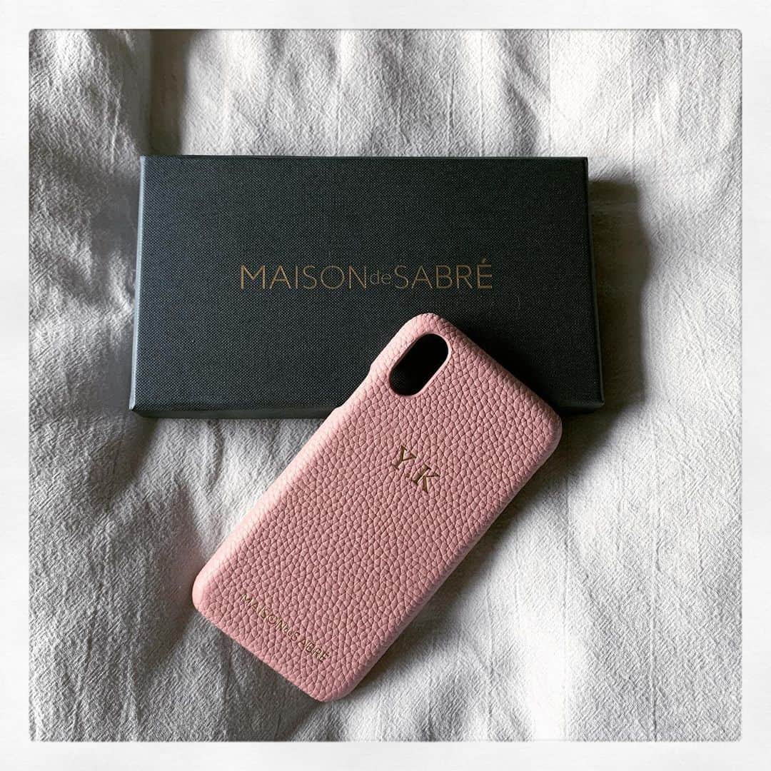 岸本佳子さんのインスタグラム写真 - (岸本佳子Instagram)「Woo hoo🍬🍬🍬 My new iPhone case. Super stylish⚡️Thank you 🙏🏻 #maisondesabre #caseiphone #myMDS #editorspick」11月27日 11時29分 - yoshico_kishimoto