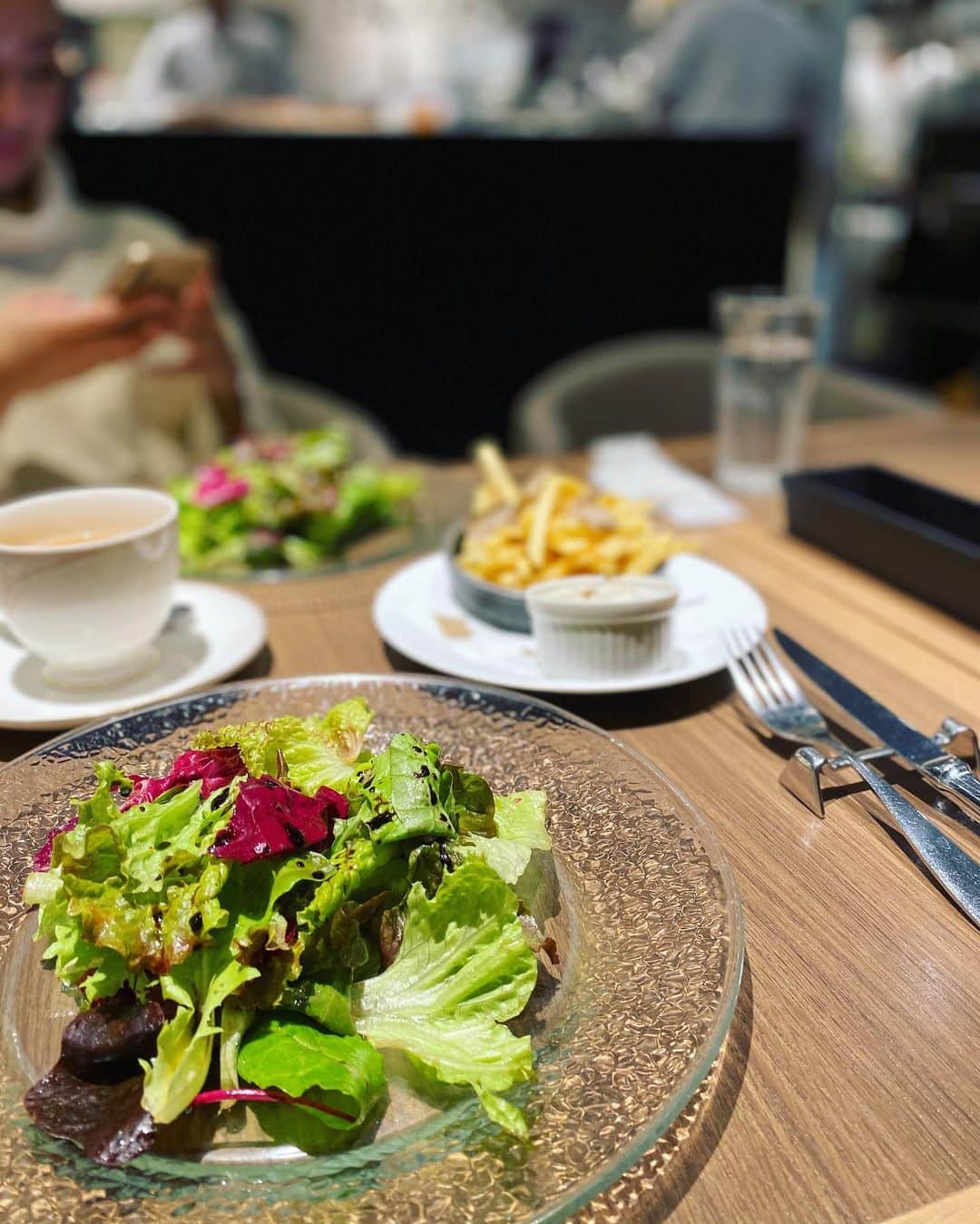 のインスタグラム：「🥗🥗🍟haveaniceday 😋✌️💕💕 . #🌈」