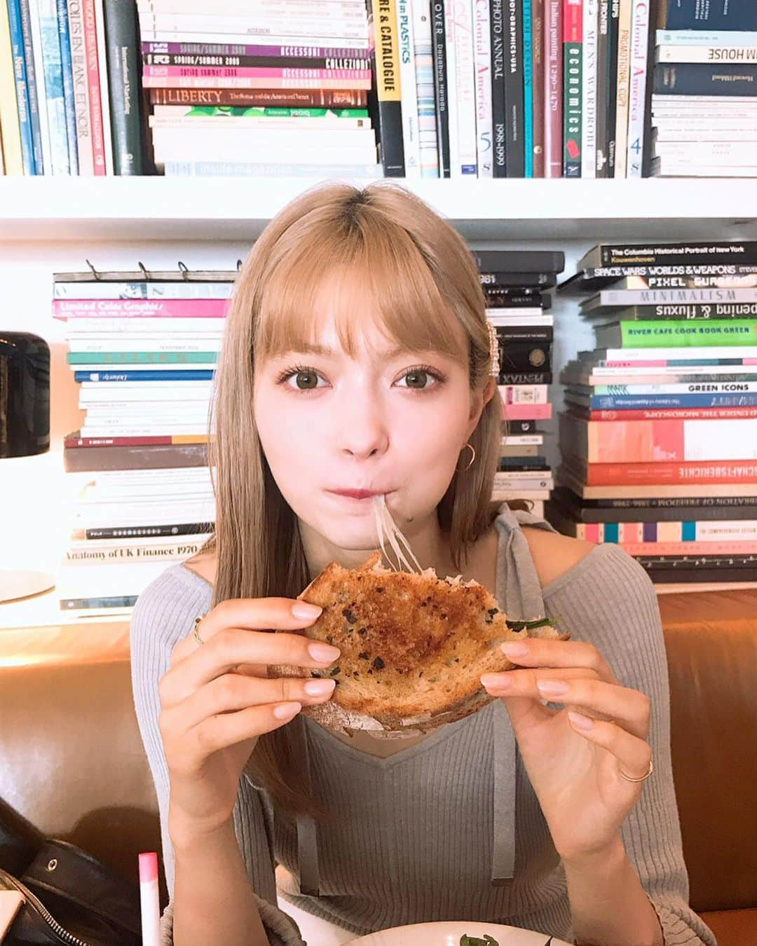 八木アリサさんのインスタグラム写真 - (八木アリサInstagram)「この間のよき休日😚 よしえさんとてぃーちゃんと🥞🥪ランチ」11月27日 11時51分 - alilouss