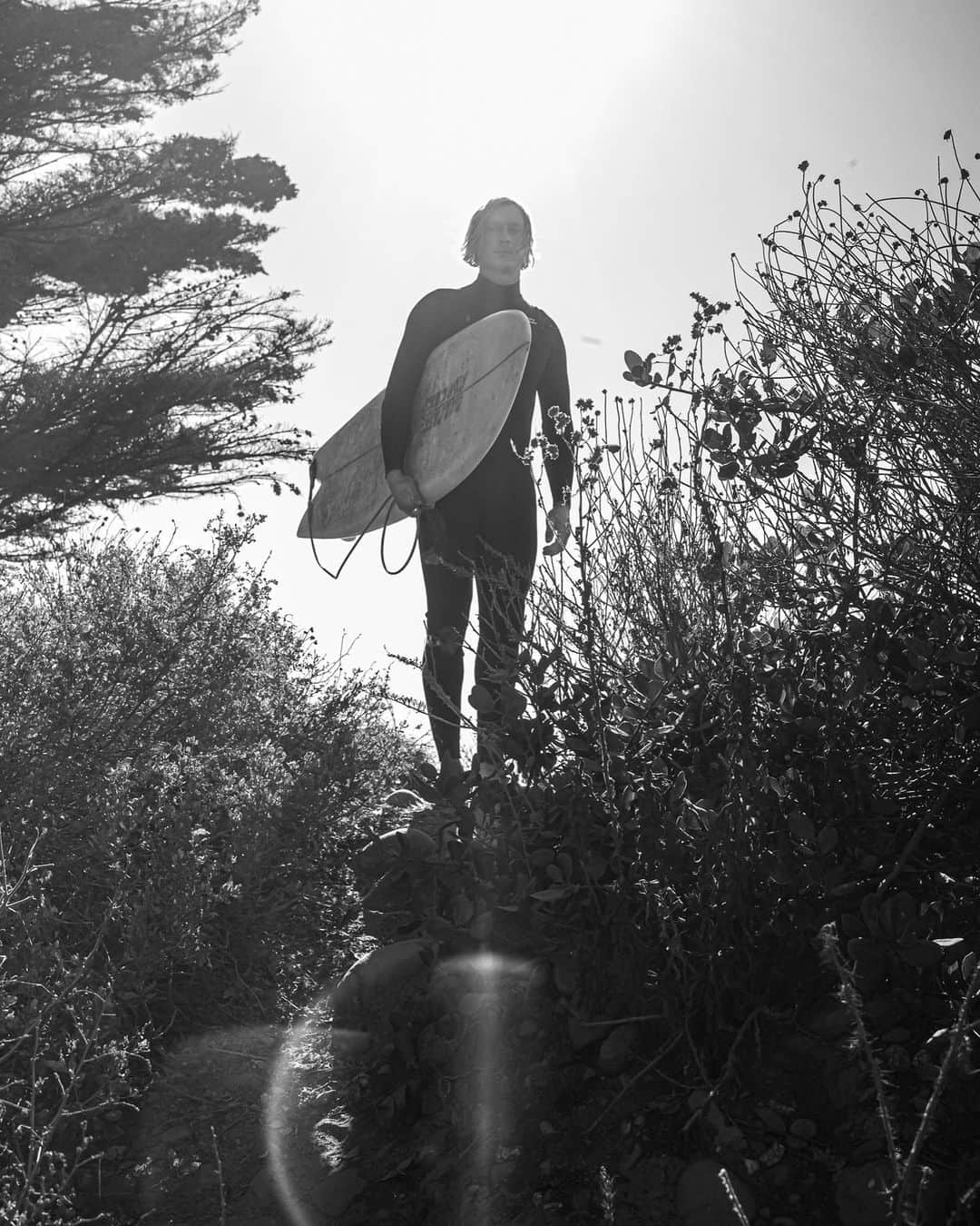 ダニエル・ノリスのインスタグラム：「Portrait of a fellow van dweller @jamesbarkman - ran into him a couple Sundays ago when we were all headed out to surf. He is the epitome of an adventurer; inspiring many along his way. #leicamonochrom246」