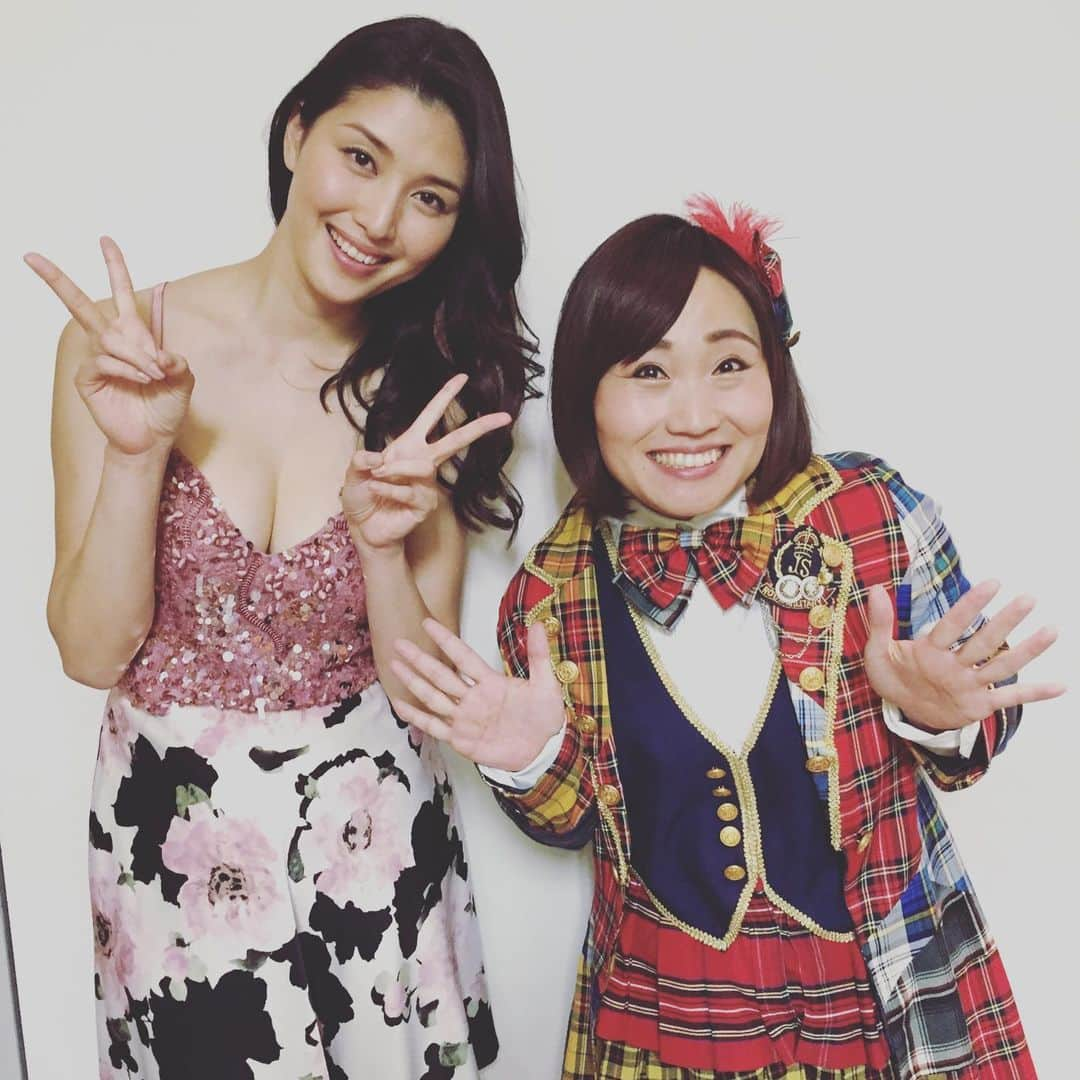 キンタロー。さんのインスタグラム写真 - (キンタロー。Instagram)「橋本マナミちゃん‼️﻿ 結婚フライングゲット┐( ∵ )┌✨﻿ おめでとうございます😆💝💝✨✨✨﻿ ﻿ マナミちゃんとは お互いのお乳をみせあった﻿ 乳友です💝✨💝✨﻿ ﻿ そんな気さくで美しいまなみちゃん﻿ 本当に嬉しい😭✨🙏﻿ ﻿ これからは﻿ 国民的人妻として﻿ 夢をみさせてくださいませ🙏✨﻿ 宜しく御願いします🤩✊﻿ ﻿ ﻿ #橋本マナミ ちゃん﻿ #祝御結婚﻿ #国民的人妻﻿」11月27日 12時49分 - kintalo_