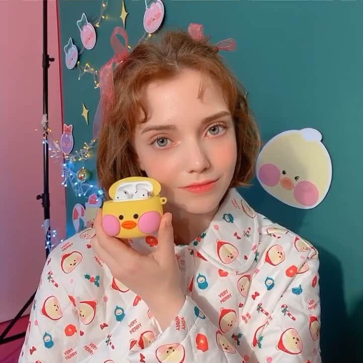 Chuuのインスタグラム：「fanfanchuu airpods case ❤️오픈되었어요✌️」