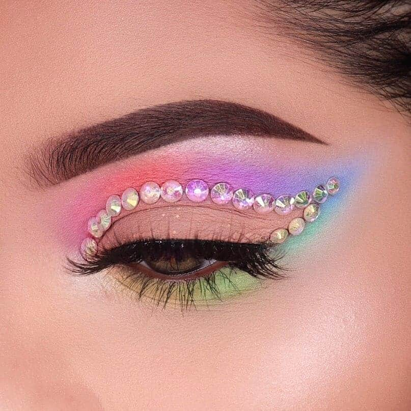 Tarte Cosmeticsさんのインスタグラム写真 - (Tarte CosmeticsInstagram)「@looksbydyuvti perfects her dreamy pastel eye look with our shape tape contour concealer! ☁️🌈 @ultabeauty #crueltyfree #doubledutybeauty #veganbeauty #shapetapenation」11月27日 13時03分 - tartecosmetics