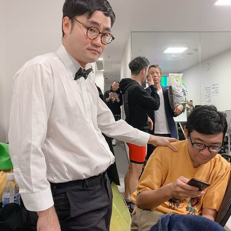のインスタグラム：「変な写真。 #変顔 #三谷幸喜 #らっしゃい #中国の金持ち #目 #つぶら #ありがとう」