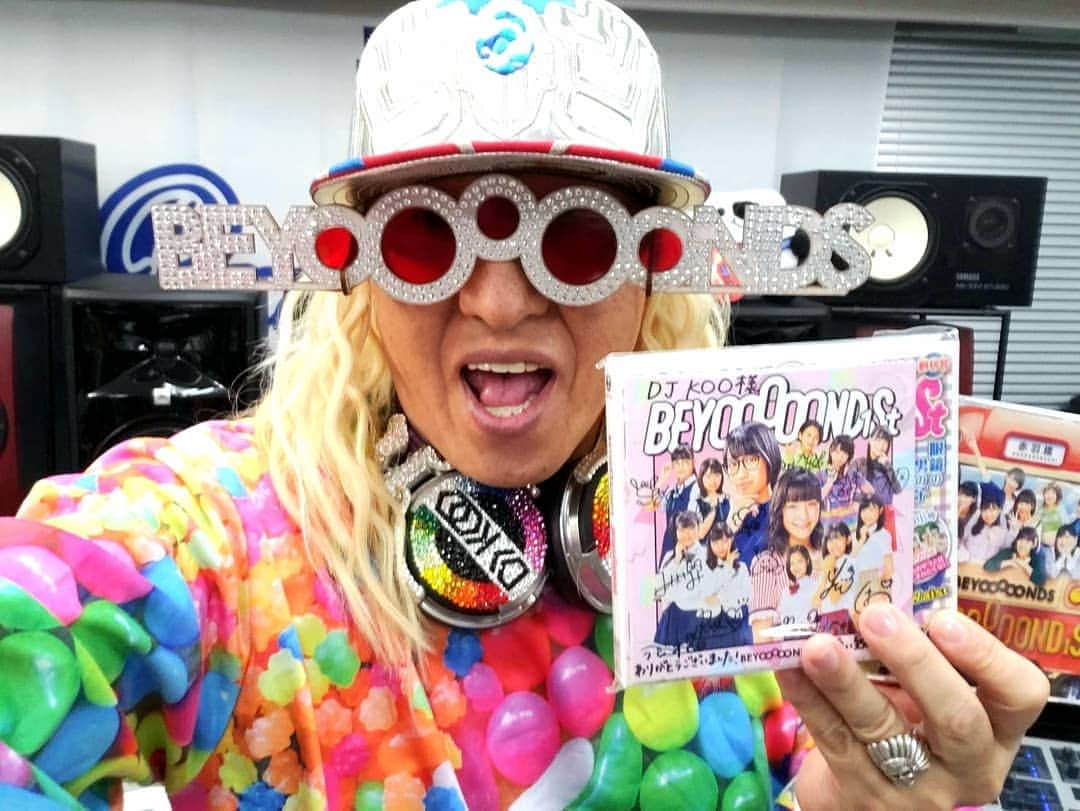 DJ KOOさんのインスタグラム写真 - (DJ KOOInstagram)「BEYOOOOONDS 1st！！本日リリース！！スペシャルドラマCD｢眼鏡の男の子｣にビヨーンと参加しています！！TKサウンドを彷彿させるニッポンのD・N・A! も最KOOです！！ #BEYOOOOONDS #ビヨーンズ #ハロプロ #DJKOO」11月27日 13時45分 - dj_koo1019