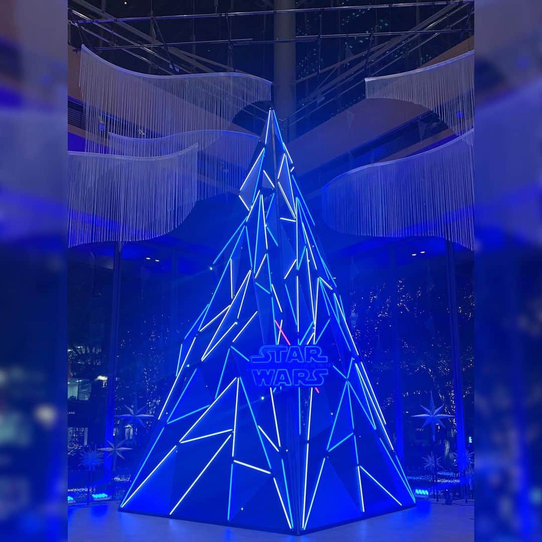 春日萌花さんのインスタグラム写真 - (春日萌花Instagram)「すっかり景色が年末らしくなりましたね⛄️ ✴︎ クリスマスは楽しみ方がよく分かりませんが… ツリーを撮るのは好きです🎄✨ ✴︎ 今月の試合はもうおしまい😌 ✴︎ 来月末はタイトルマッチ！！！ 今年の集大成。 ✴︎ ✴︎ 試合・イベントなどのスケジュールです🗓 ✴︎ 毎週金曜日 25:00〜5:00 FM NACK5 FANTASY RADIO  毎週土曜日 27:00〜28:00 HBCラジオ ラジプロ！内 モカラジ！ ✴︎ ✴︎ ✴︎ ↓次の試合はこちら！ 12月1日(日) 15:30 PURE-J女子プロレス 東京・王子ベースメントモンスター  春日萌花　vs  久令愛  最前列席 5500円 指定席 4400円  12月8日(日) 13:00 ガンバレ☆プロレス 大阪・大阪市すみのえ舞昆ホール  ガンバレ☆シート5,000円（当日5,500円） 自由席4,000円（当日4,500円）  ガンジョスペシャルタッグマッチ～恋しくて憎らしい大阪～ 春日萌花＆HARUKAZE　vs　チェリー＆青木いつ希  12月10日(火) 19:30 おっこんdeプロレス 東京・水道橋おっこん  自由席ファストパス付き5500円他 カード未定  12月21日(土) 17:30〜20:30 ✨交流会✨ いつものところ  12月22日(日)  ガンバレ☆プロレス 東京・北千住ホワイトスタジオ  ガンバレ☆シート5,000円(当日5500円) 自由席4,000円(当日4500円)  ガンプロスペシャルミックストタッグマッチ～美男と美女と変態と～ 新納刃＆春日萌花　vs　冨永真一郎＆HARUKAZE ✴︎ ✴︎ ✴︎ 🔥🔥🔥シングルタイトル戦！！🔥🔥🔥 12月29日(日)13:00 PURE-J女子プロレス 東京・浅草花やしき花劇場  PURE-J認定無差別級選手権 30分1本勝負 ［第六代王者］中森華子 vs 春日萌花［挑戦者］ ※王者は5度目の防衛戦  アリーナ最前列席 6000円※売切 アリーナRS席 5000円 アリーナ指定席 4000円 バルコニー最前列席 5000円※売切 バルコニー指定席 4000円※売切  2020年1月23日(木) 何かあるやもしれませぬ…  2020年3月22日(日) 御成座映画館プロレス 秋田・大館御成座  X&松本都　vs  竹田誠志&春日萌花 ✴︎ ✴︎ ✴︎ チケットとイベントのご予約は happy.haruhi@gmail.com へ お名前 ご連絡先 ご希望の大会日時 ご希望の席種 を送ってくださいませ。  連戦中など、お返事ができない場合があります。 返信がない時はツイッターのDM、Facebookのメッセンジャーなどでご連絡をいただけると有難いです。  よろしくお願いします。  #チコちゃんに叱られる #チコちゃんとデート #デートコーデ #mistywoman #イルミネーション #クリスマス #クリスマスツリー #prowrestling #春日萌花 #お出かけ #タイトルマッチ #PUREJ #ガンプロ #プロレス #ファンラジ795 #ラジオ #モカラジ」11月27日 13時43分 - moekaharuhi