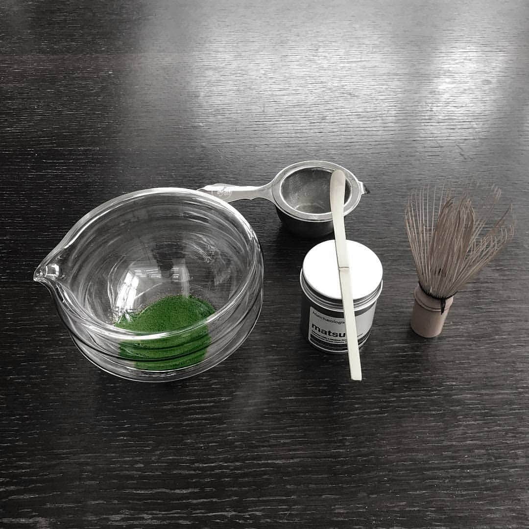Matchæologist®さんのインスタグラム写真 - (Matchæologist®Instagram)「🙋Hands up if you’re loving this beautiful minimalist shot of our Glass #Katakuchi Serving Bowl featuring our Matsu™ Ceremonial Matcha! 🌿 Thanks to 📷 @hokorobi70 for this lovely capture! . 🎊 Our Black Friday (BIGGEST SALE of the Year) has started! – 🎉 We’re offering a 20% Off Site-Wide with code ‘THANKS2019’! Valid until midnight on Monday, 2 December only! 🙌 . This exquisite #Matcha Katakuchi (spouted bowl) is meticulously designed for whisking matcha and pouring it into a serving cup, all in one device! 👌 The bowl features heat-resistant borosilicate glass, a visually striking and practical material to showcase the beautiful color of the matcha as it’s being prepared 🍵 . Now is the best time to stock up on a selection of our finest artisanal matcha and contemporary matcha-ware products in time for the holidays. Apply the code ‘THANKS2019' upon checkout! . 👉 Click the link in our bio @Matchaeologist . Matchæologist® #Matchaeologist Matchaeologist.com」11月28日 0時57分 - matchaeologist